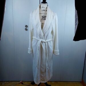 Secret Treasures- Womens White Plush Butter Soft Textured Spa Robe New!Sz.L/XL